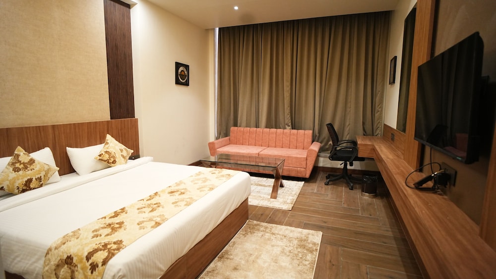 Deluxe Double Room, City View