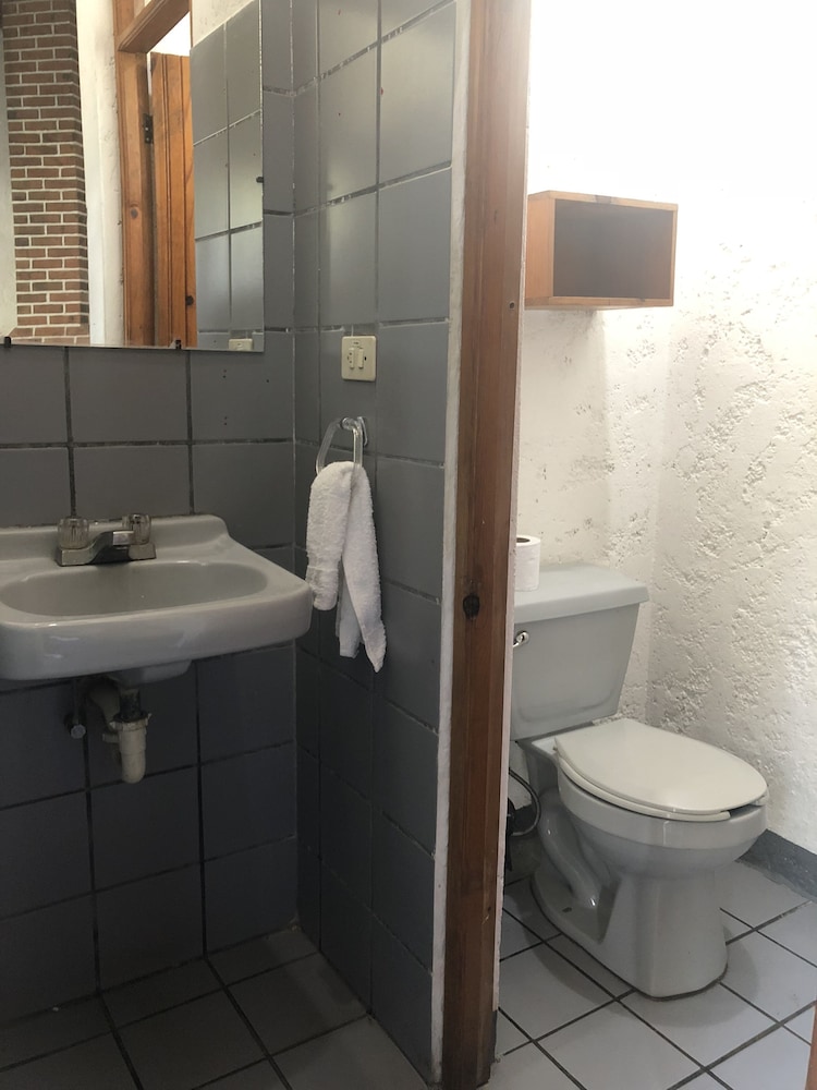 Classic Triple Room, Non Smoking photo 2