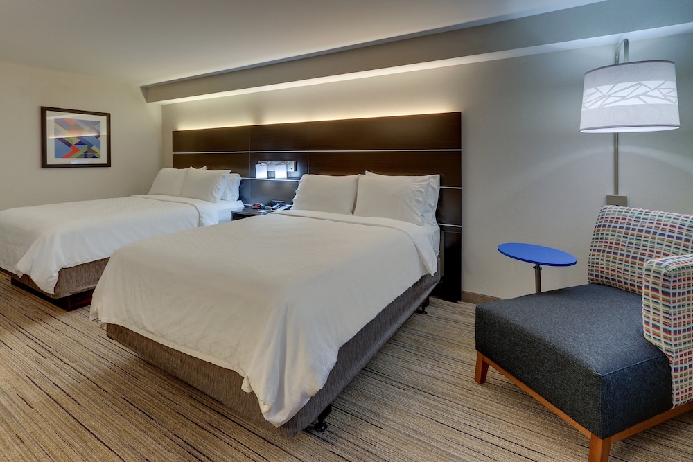 Standard Room, 2 Queen Beds, Accessible (Communications) - Photo 9