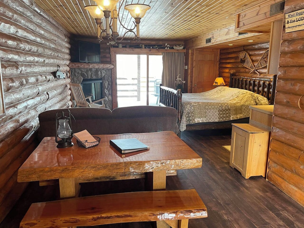 Riverview Villa (4 person)