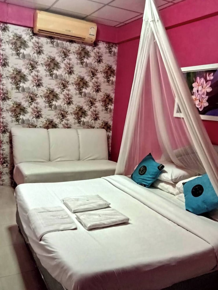 Double Room, 1 Queen Bed, Non Smoking, Private Bathroom photo 1