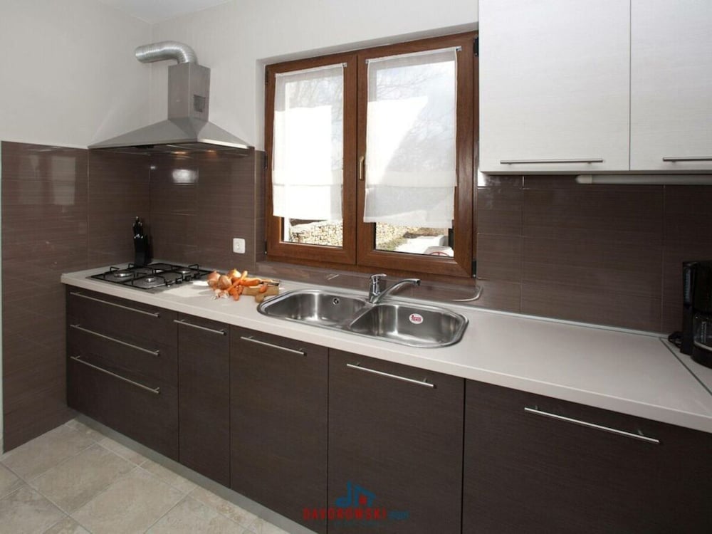 Villa photo 3