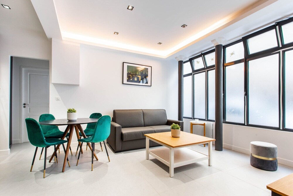 Apartment photo 2