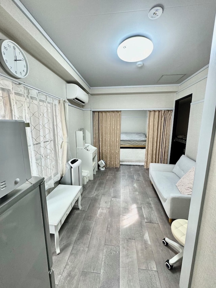 Basic Twin Room, City View photo 3