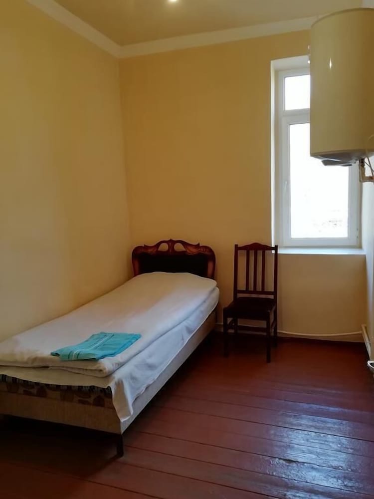 Single Room, Shared Bathroom photo 1