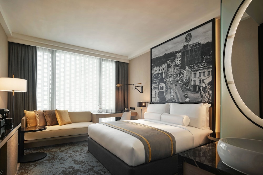 Studio, 1 King Bed with Sofa bed