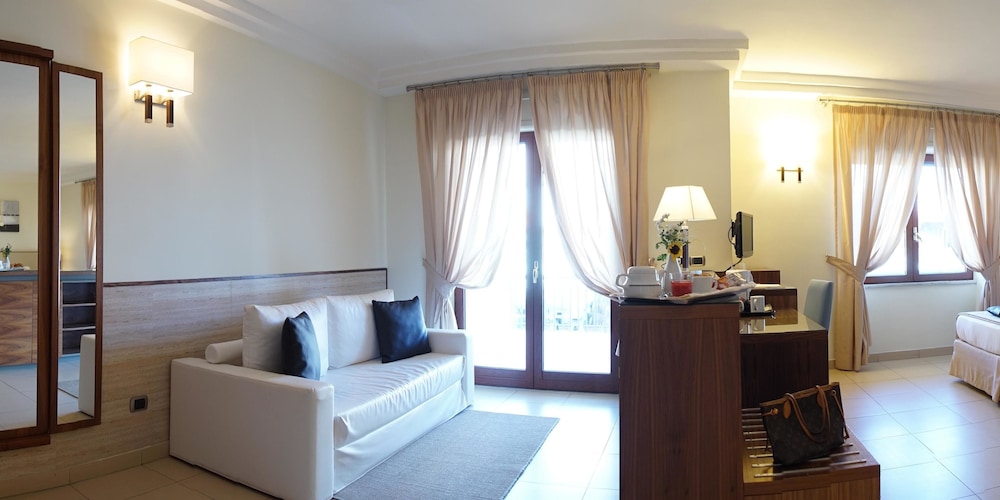Superior Room, 1 Queen Bed (Twin bed on request) - Photo 5