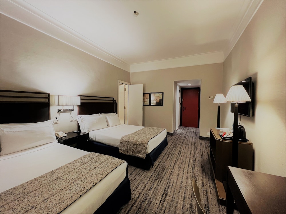 Junior Suite, Multiple Beds