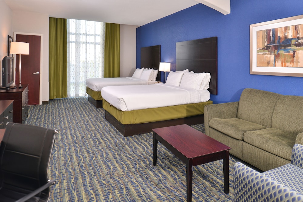 Suite, Multiple Beds - Photo 2