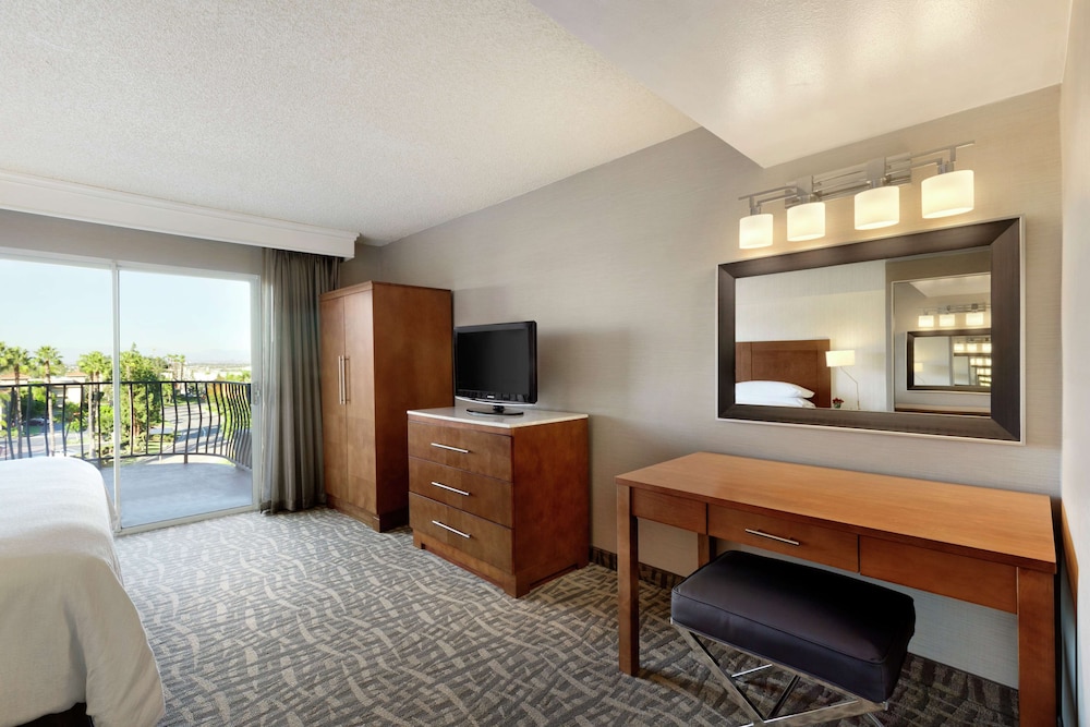 Room, 1 King Bed, Balcony - Photo 5