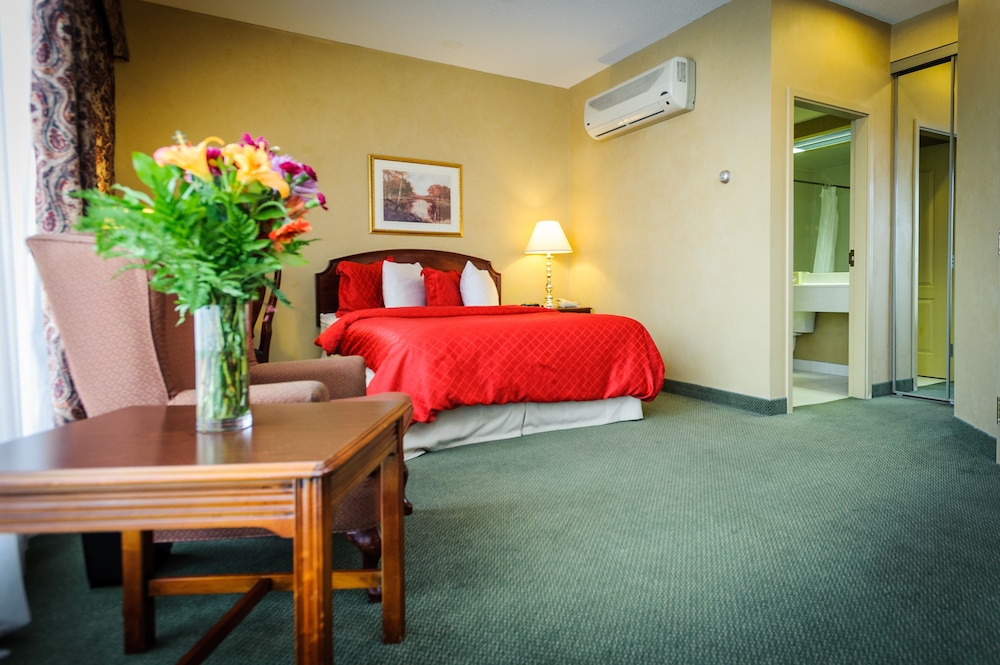 Standard Room, 1 Queen Bed - Photo 2
