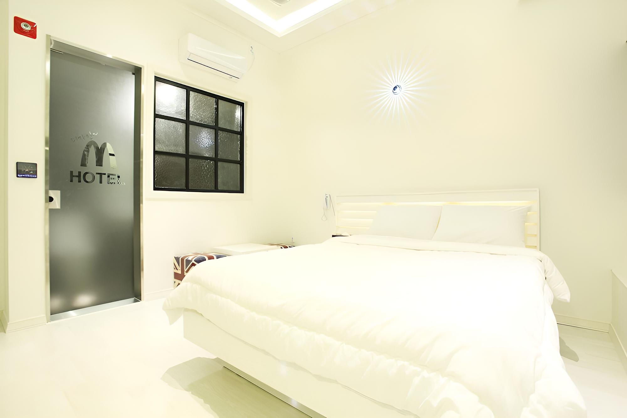 Room (Standard Room) - Photo 8