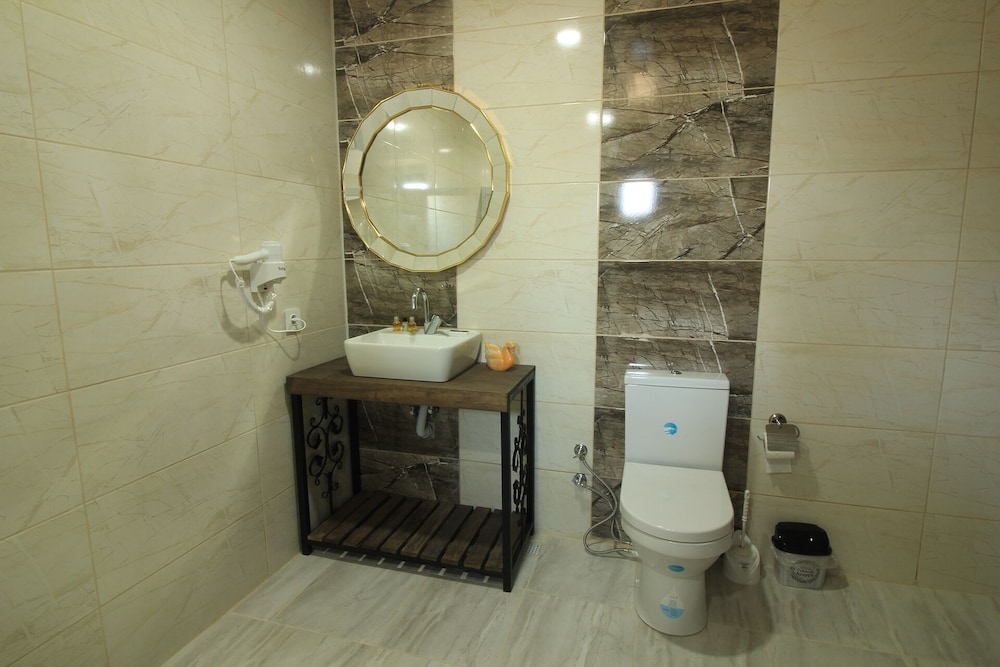 Twin Room - Photo 3