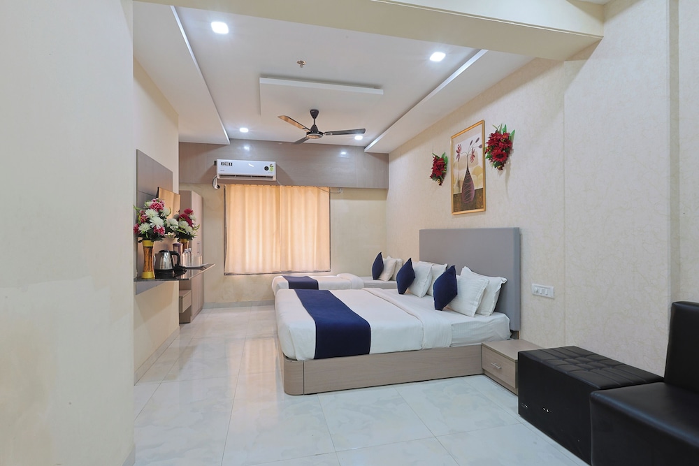 Classic Triple Room, 1 Bedroom, City View
