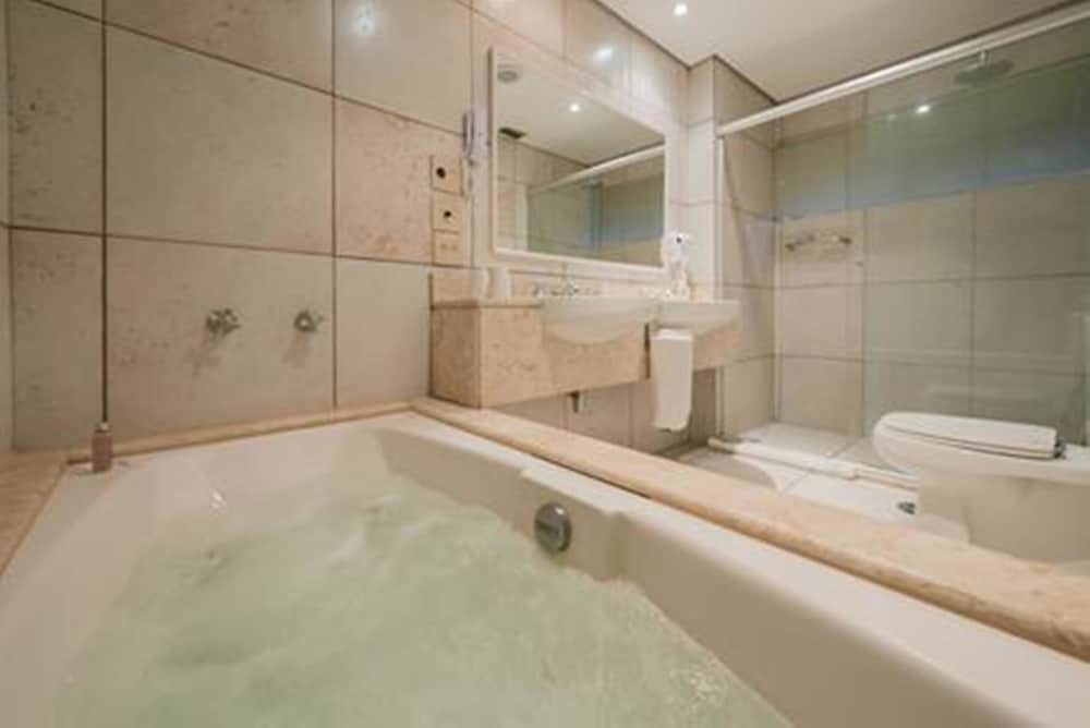Premium Suite