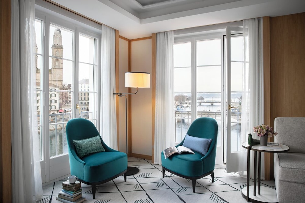 Riverside Panorama Corner Room - Photo 3