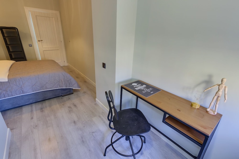 Grand Apartment, 1 Queen Bed with Sofa bed, Ground Floor photo 2