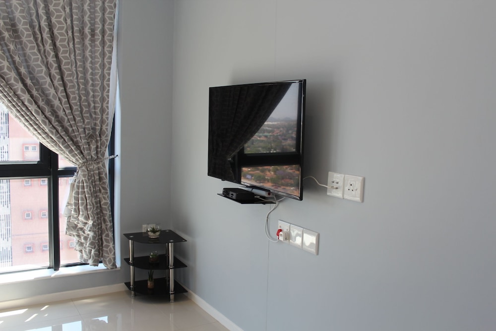 Apartment, Kitchenette, City View photo 2