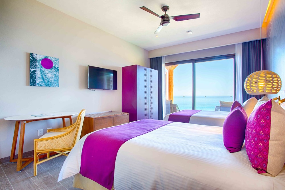 Room, 2 Double Beds, Ocean View - Photo 2