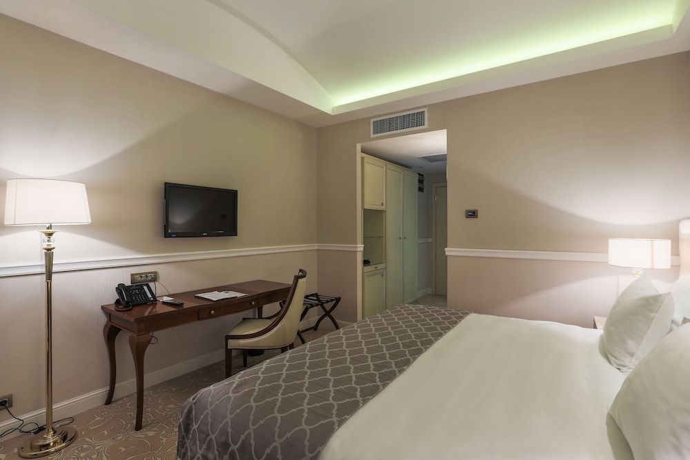 Deluxe Double Room, City View - Photo 1