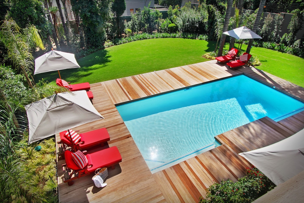 Luxury Suite with Private Jacuzzi - Photo 6