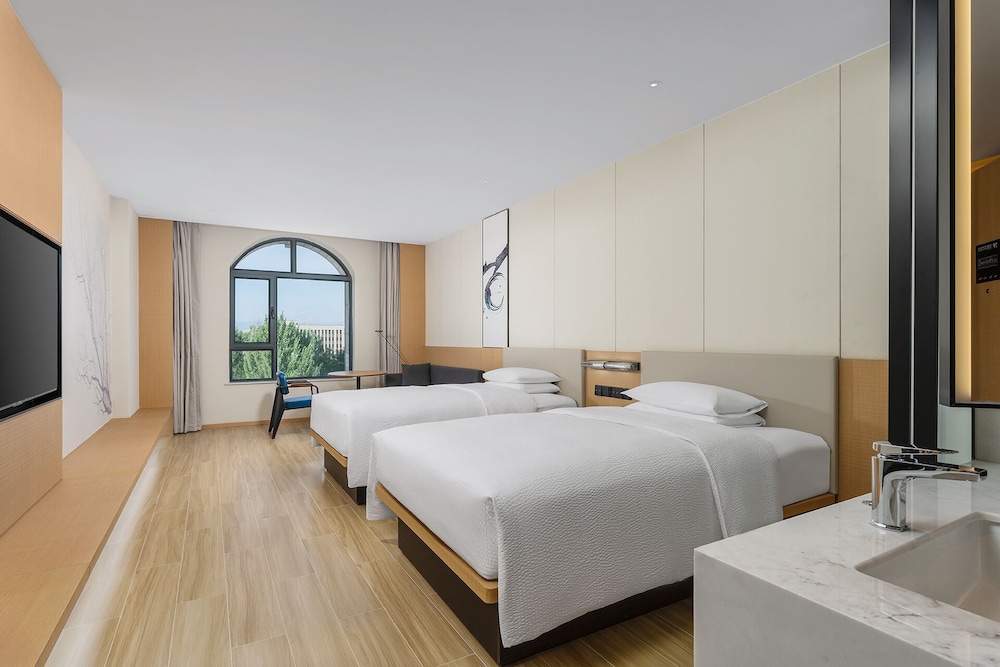 Superior Room, 2 Double Beds, City View