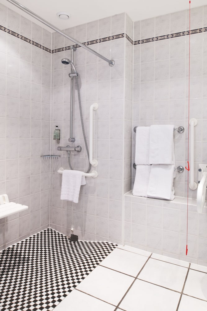 Standard Room (with Free Hot Breakfast) - Photo 4