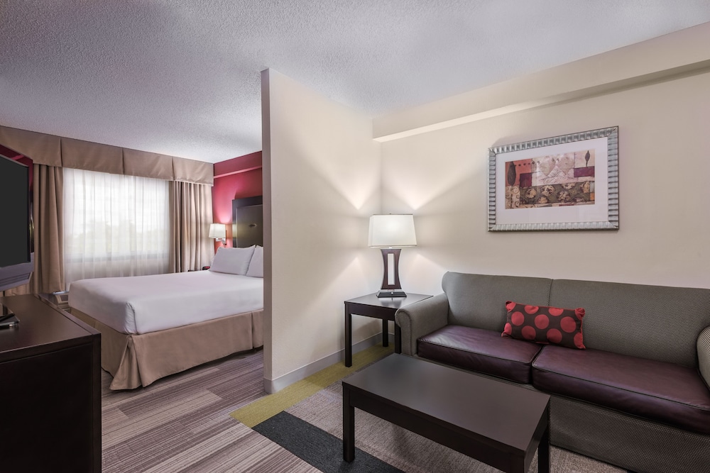 Suite, 1 King Bed (Additional Living Area) - Photo 1