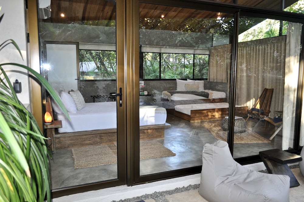 Room, Multiple Beds, Refrigerator, Garden View (Kai)