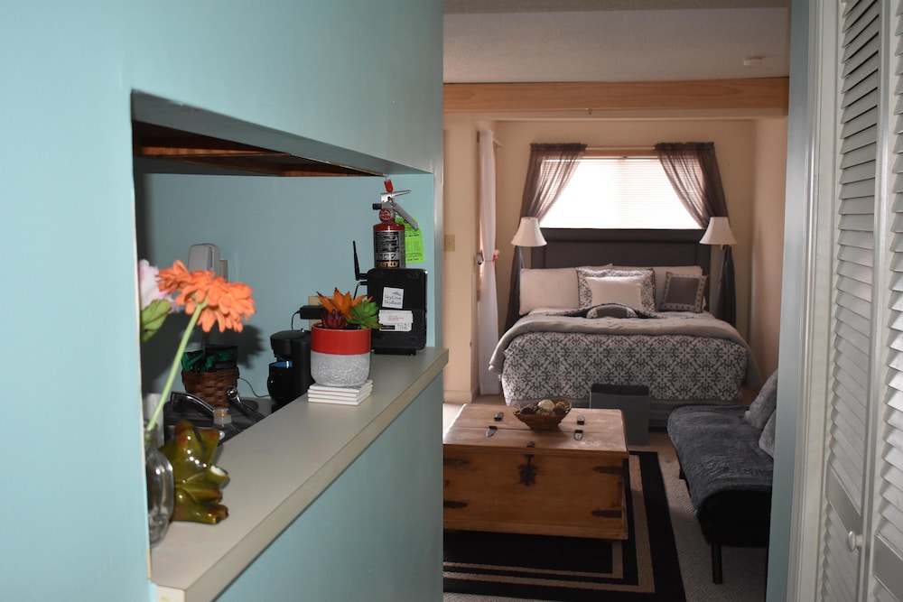 Studio, Multiple Beds (Sugar Ski & Country Club Unit 10-702 ) photo 2