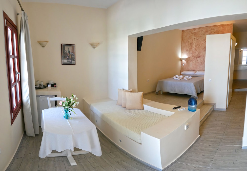 Standard Double Room, Garden View