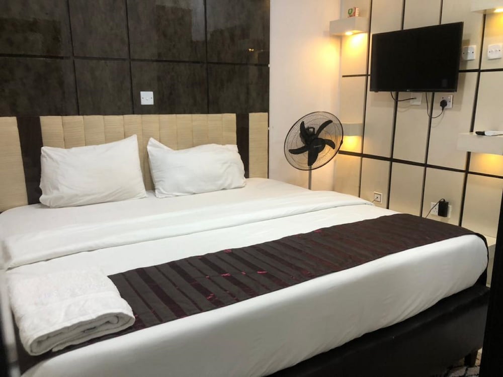 Executive Room - Photo 1