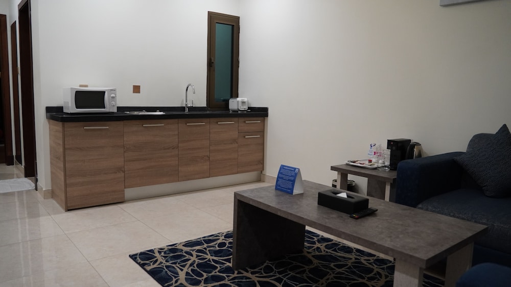 Executive Suite - Photo 5