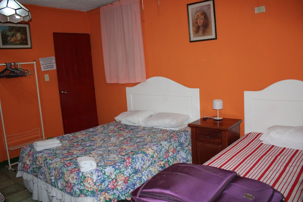 Basic Double Room, 2 Twin Beds, Non Smoking photo 1