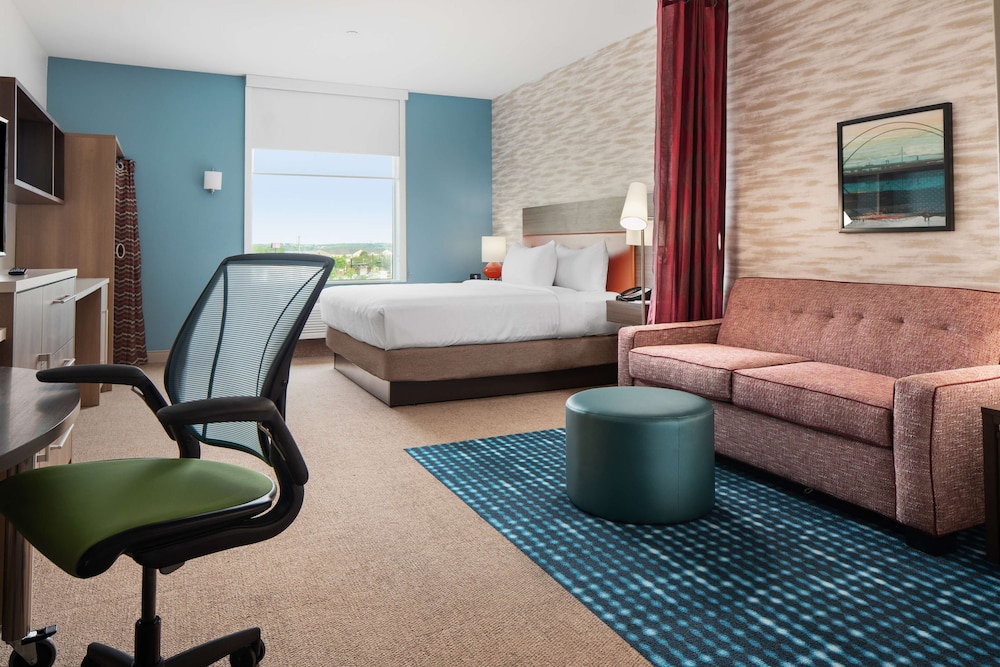 Suite, 1 King Bed, Accessible, Non Smoking (Hearing) - Photo 4