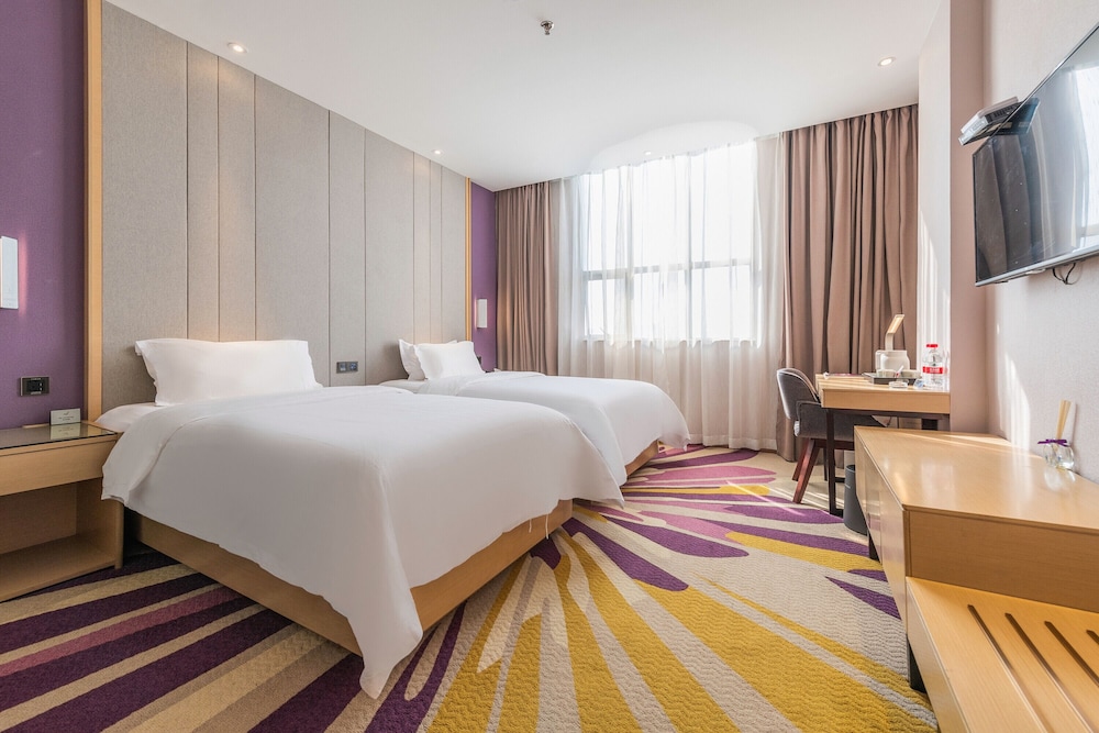 Luxury Twin Room, City View