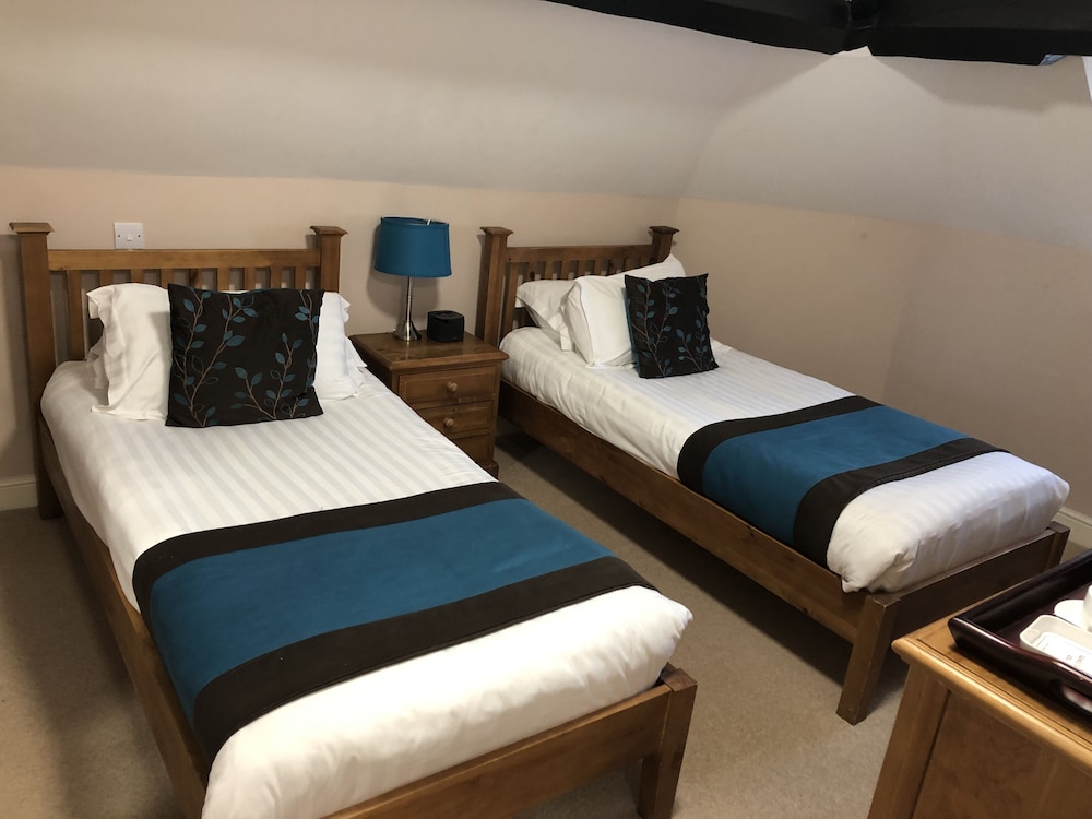 Standard Twin Room, Ensuite, River View - Photo 1