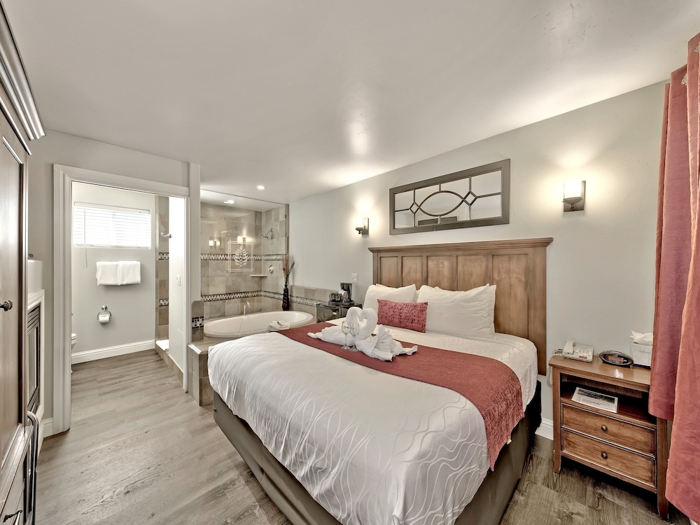 Suite, 1 King Bed (Tahoe Suite)