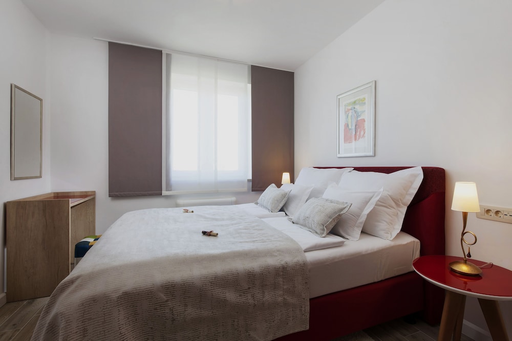 Economy Double Room, Park View photo 3