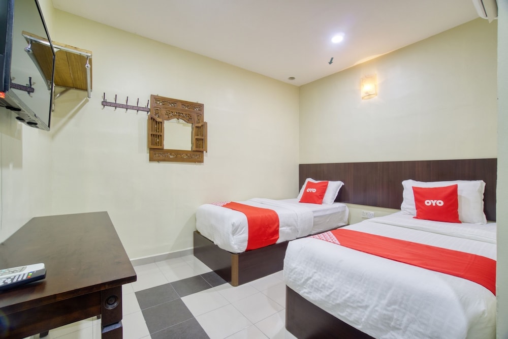 Standard Twin Room - Photo 4