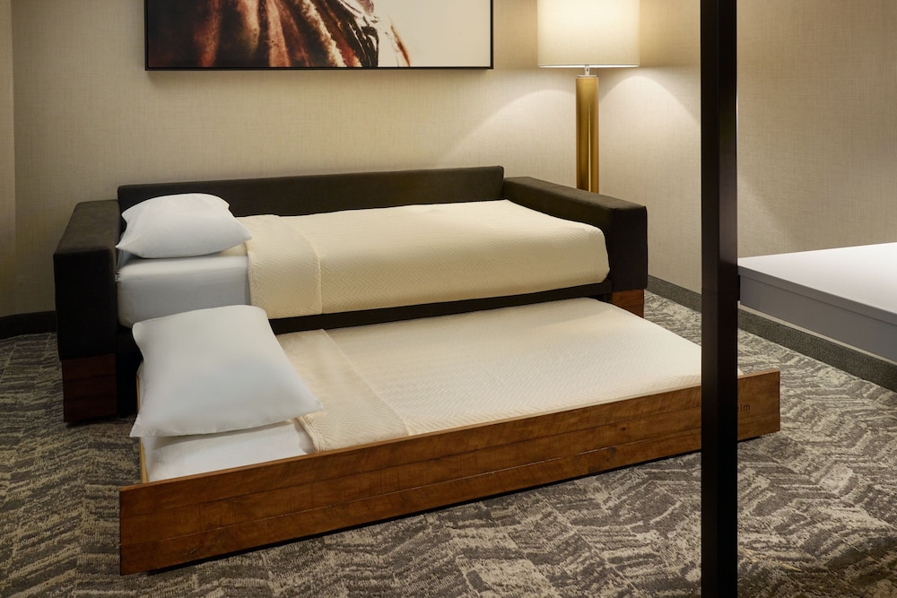 Suite, Multiple Beds - Photo 3
