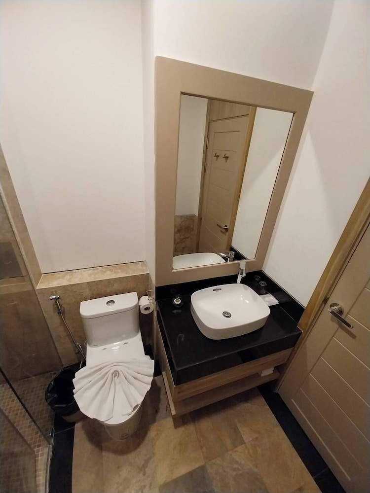 New Two Bedroom Grand Family Suite with free Minibar(One time) - Photo 13