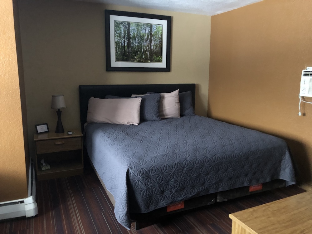 Standard Room, 1 King Bed photo 1