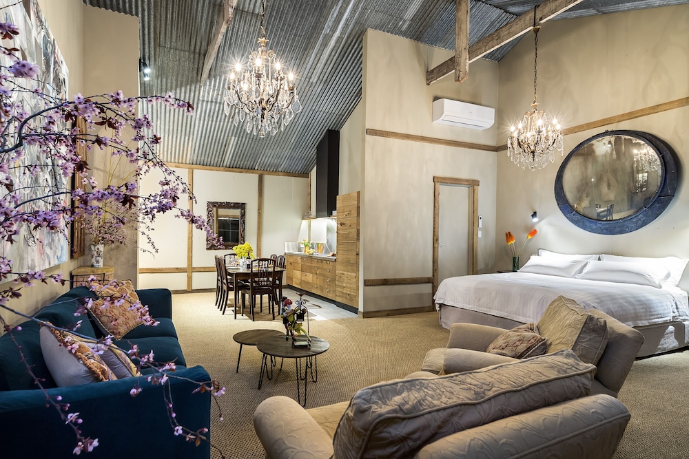 International Suite photo 2