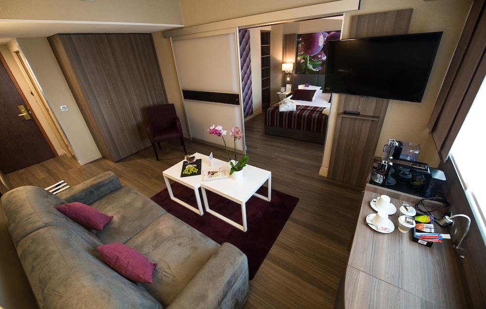 Junior Suite, 1 Double Bed with Sofa bed (Privilege) - Photo 3