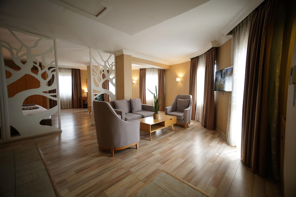 Mado Suite photo 1