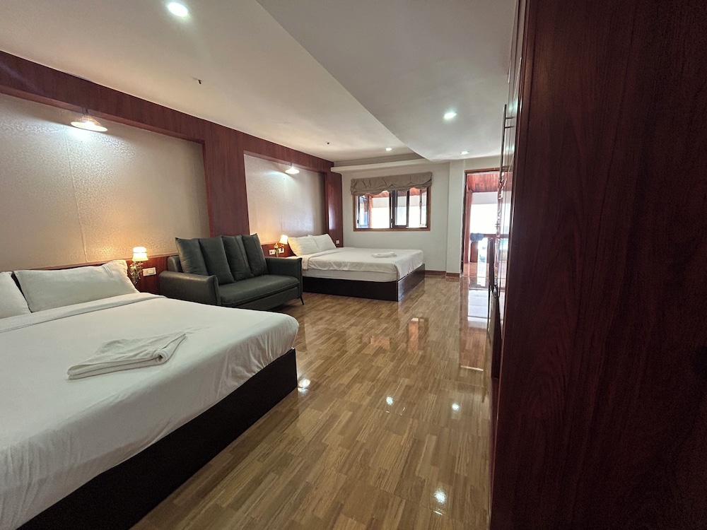 Deluxe Quadruple Room - Photo 7