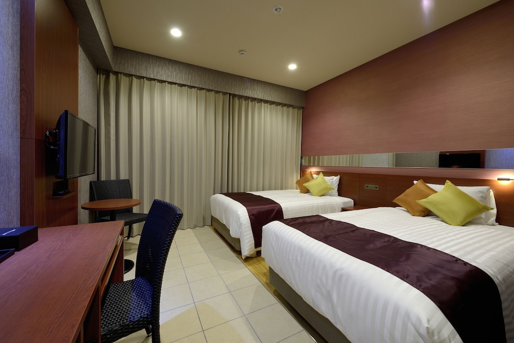 Patio Twin Room (2 Semi-double Beds) - [Main Tower] photo 3