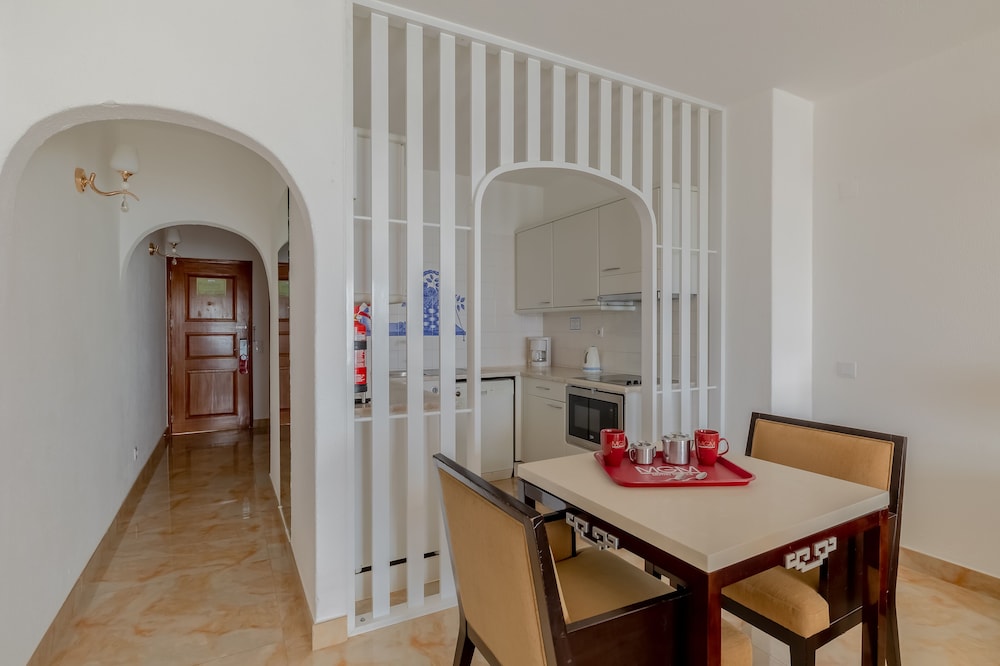 Deluxe Studio Apartment - Photo 3