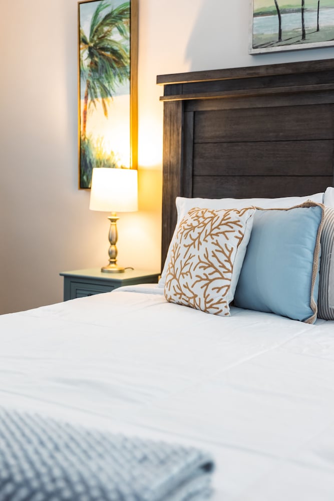#5 and #8 Compass Suite photo 2